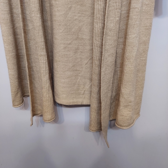 The Limited small sweater short sleeve soft cardi - Picture 2 of 7